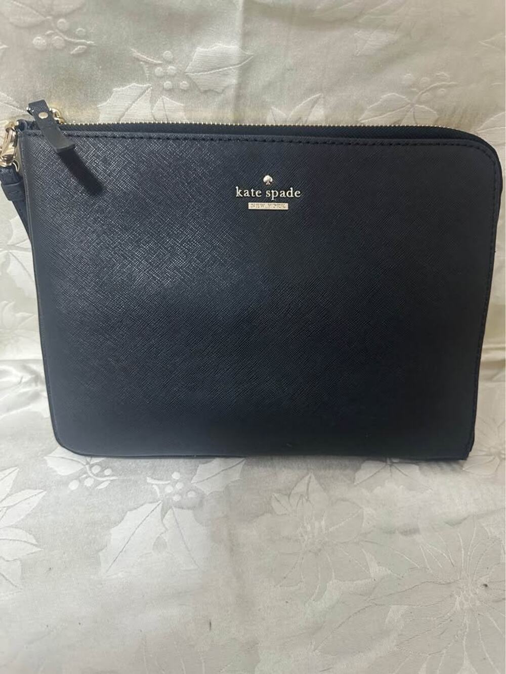 Pre-loved Kate Spade Black Saffiano Leather charge it Pouch. B-315